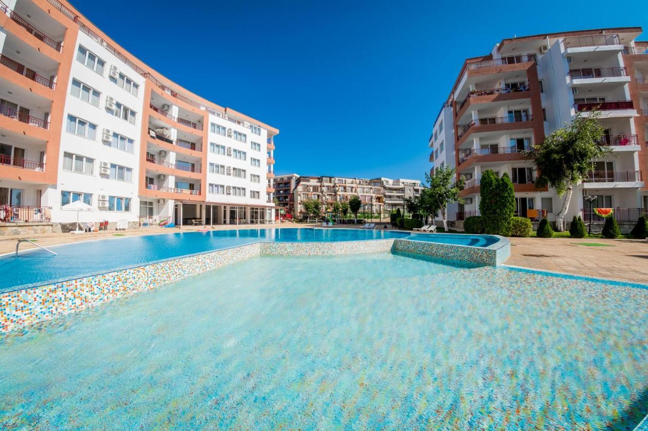 Riviera Fort Beach Apartments Ravda Kültér fotó