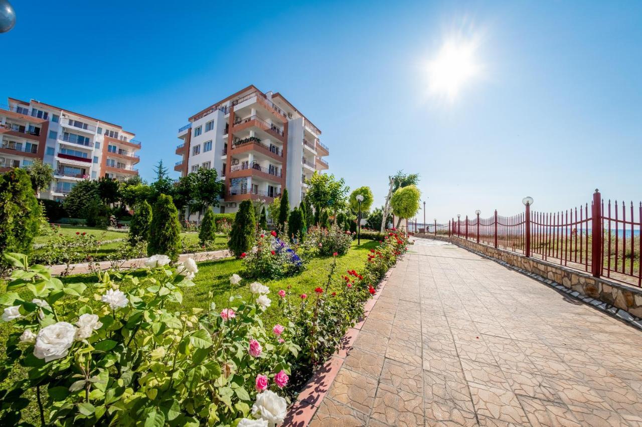 Riviera Fort Beach Apartments Ravda Kültér fotó